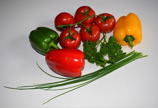 ダイエット効果をイメージした生野菜の映像