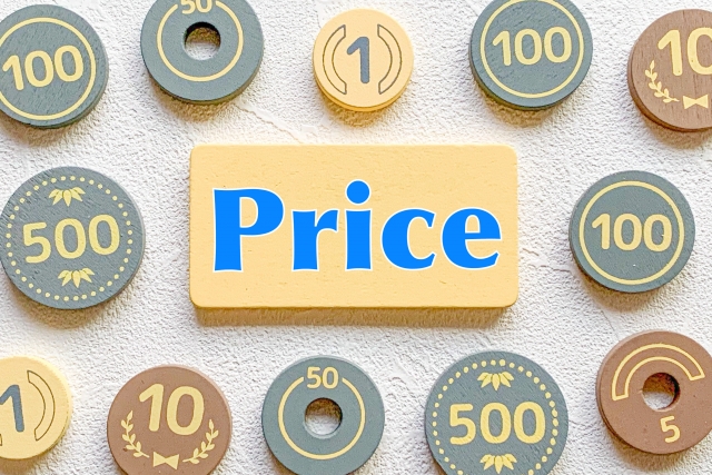 Priceの文字と小銭の画像